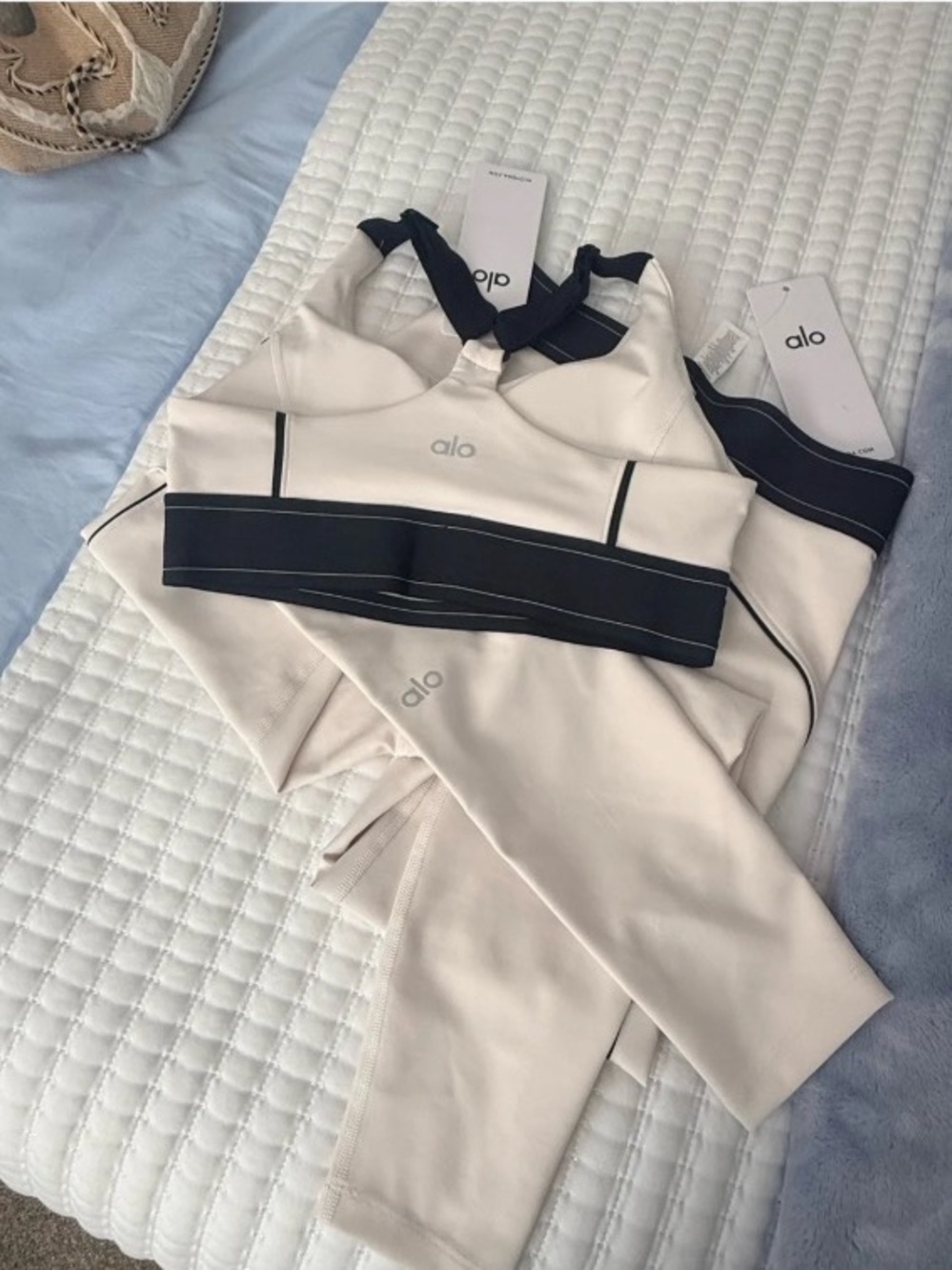 ALO Yoga Cream Sports Bra with Black Contrast Underband